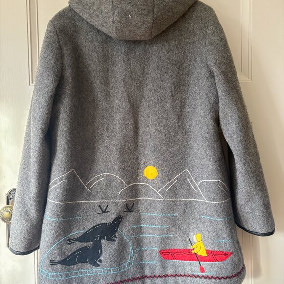 Vintage James Bay Inuit Wool Coat, Pure Virgin Wool Hooded Jacket, Hand-Appliqué - Picture 4 of 6